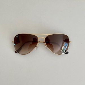 Ray-Ban Aviator Sunglasses - Gold